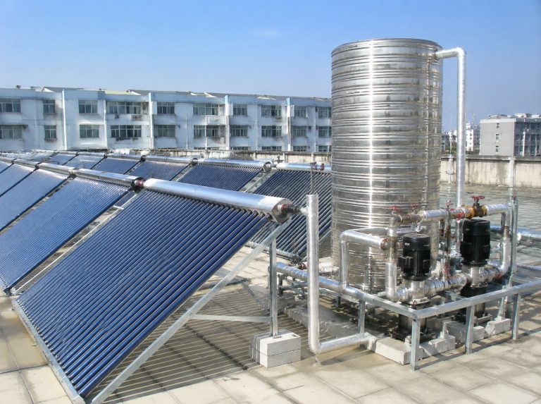 巨野县商用大容量真空管太阳能热水系统